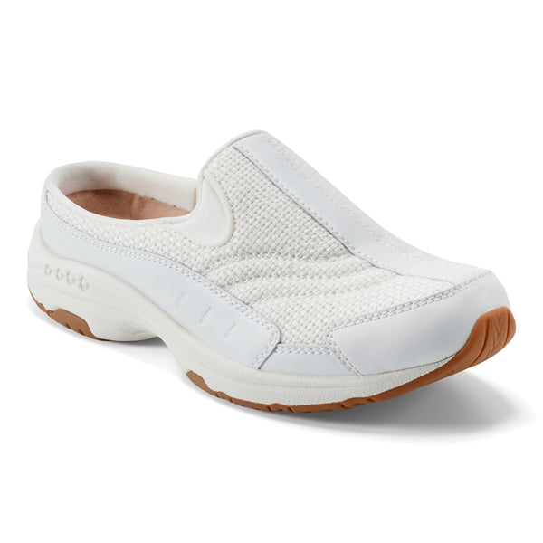 easy spirit Traveltime Clogs Cream